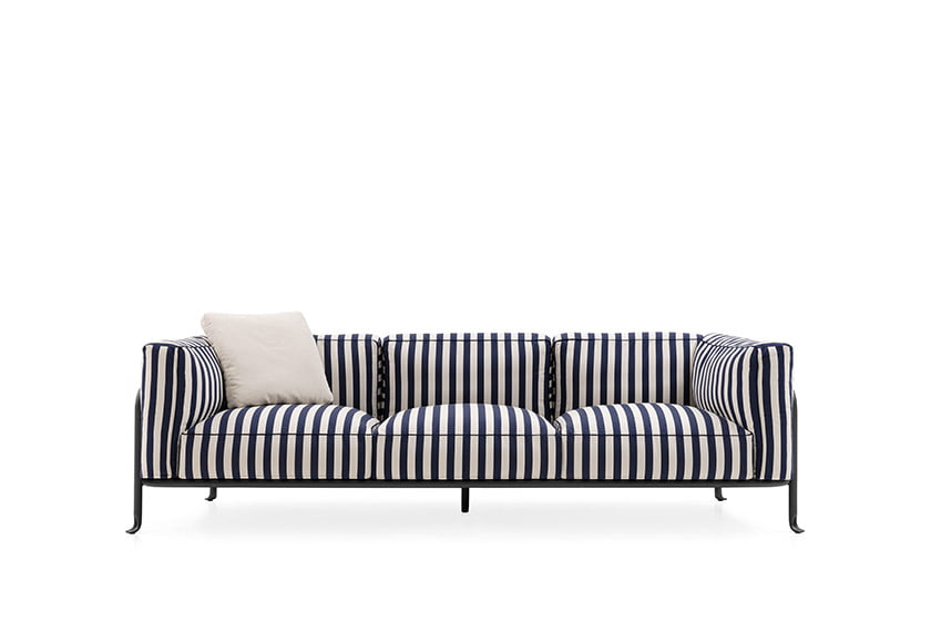 A chic sofa in the Borea collection by Piero Lissoni for B&B Italia.
